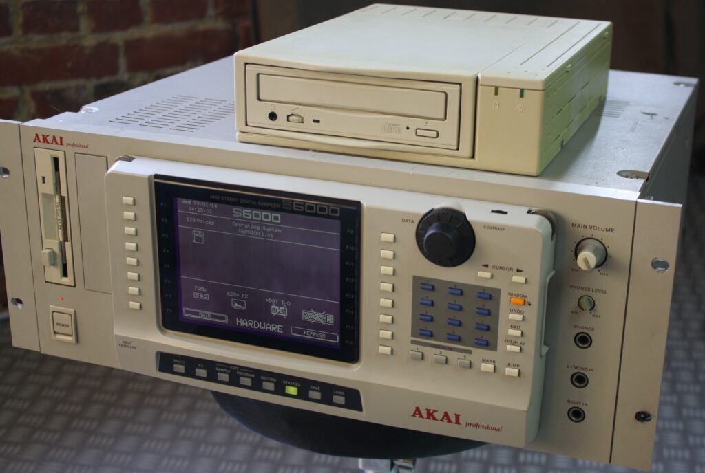 akai s6000 02